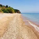 Panos' - 50m Above The Sea * 克拉尼